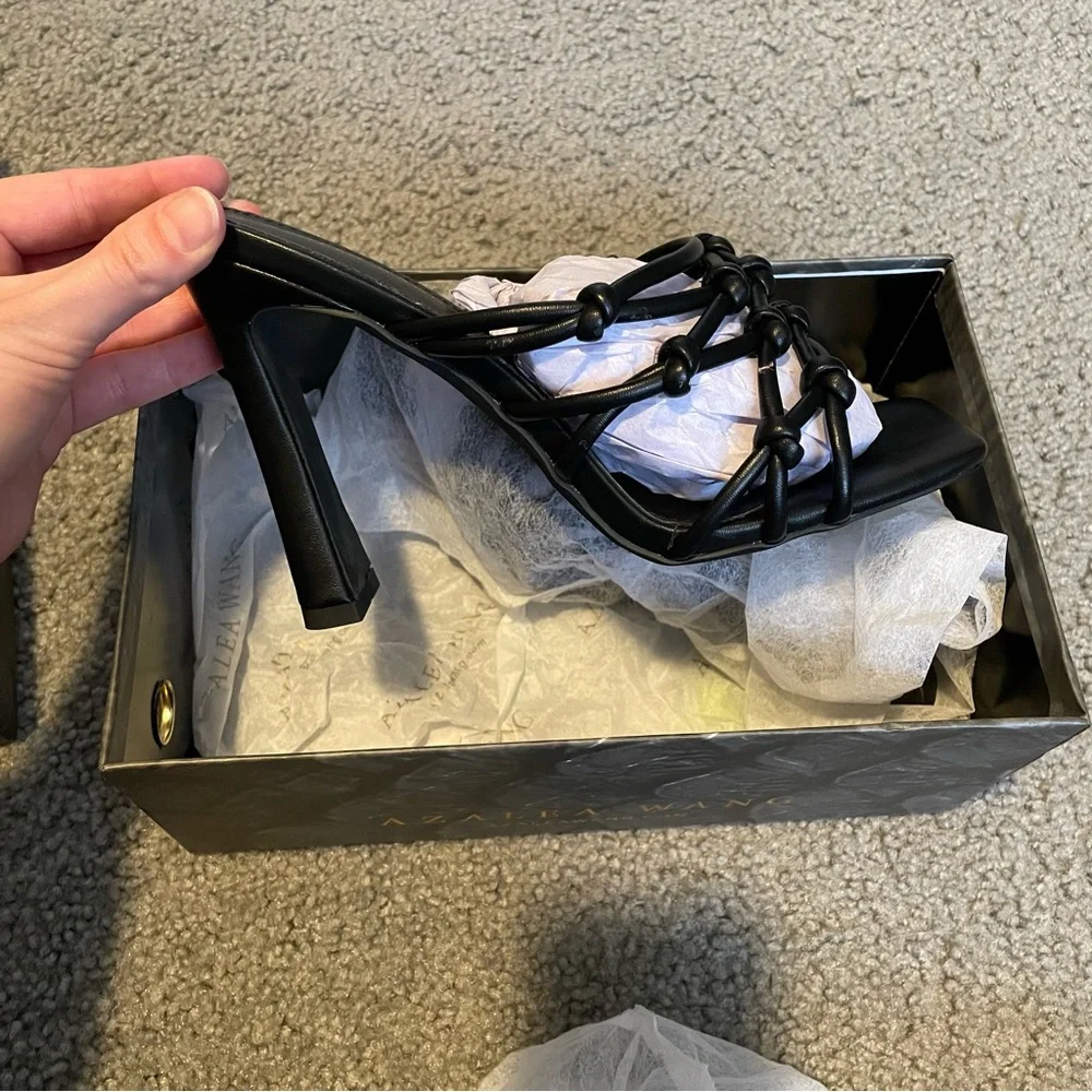 NWT Square Toe Heels in 7.5 - Picture 10 of 10